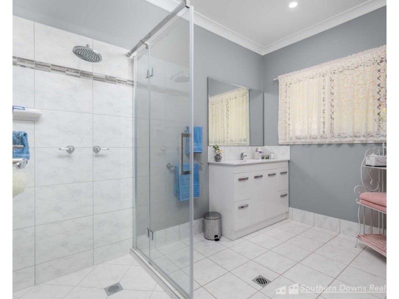 1a Derain Drive, Sladevale QLD 4370