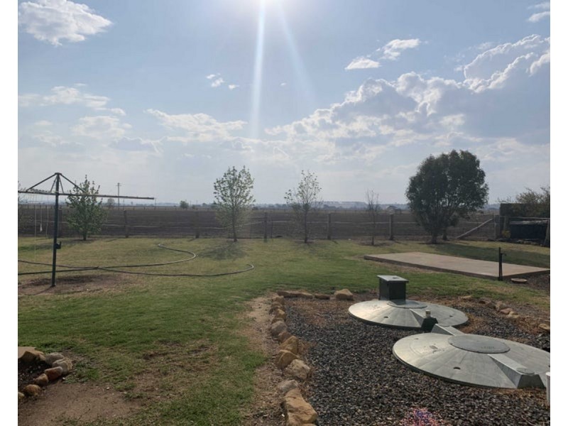 4 Arnold Street, Allora QLD 4362