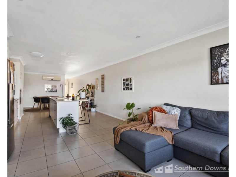 1/11 Hans Borgar Court, Warwick QLD 4370