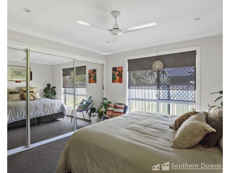 1/11 Hans Borgar Court, Warwick QLD 4370