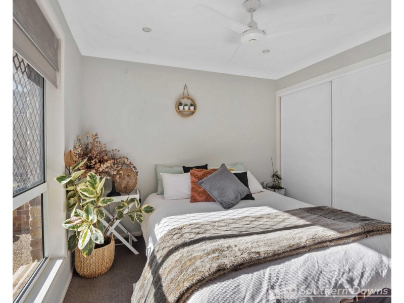 1/11 Hans Borgar Court, Warwick QLD 4370