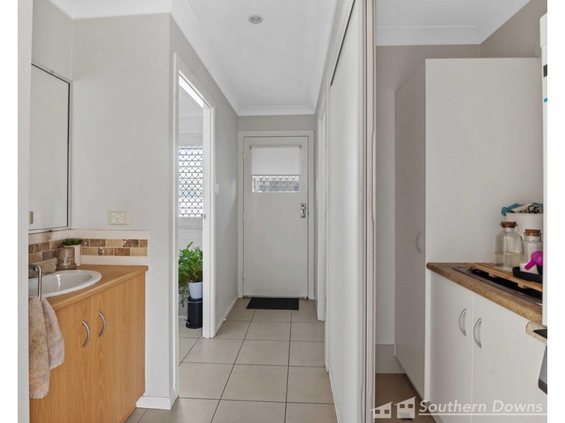 1/11 Hans Borgar Court, Warwick QLD 4370