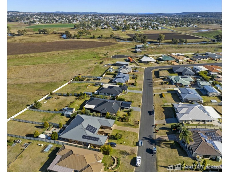 1/11 Hans Borgar Court, Warwick QLD 4370