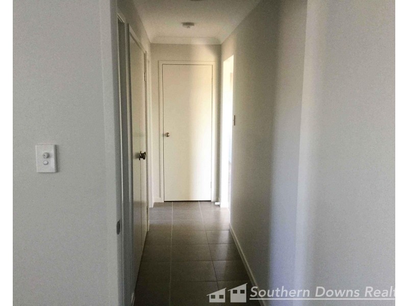 49 Maynes Street, Rosenthal Heights QLD 4370