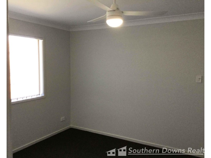 49 Maynes Street, Rosenthal Heights QLD 4370