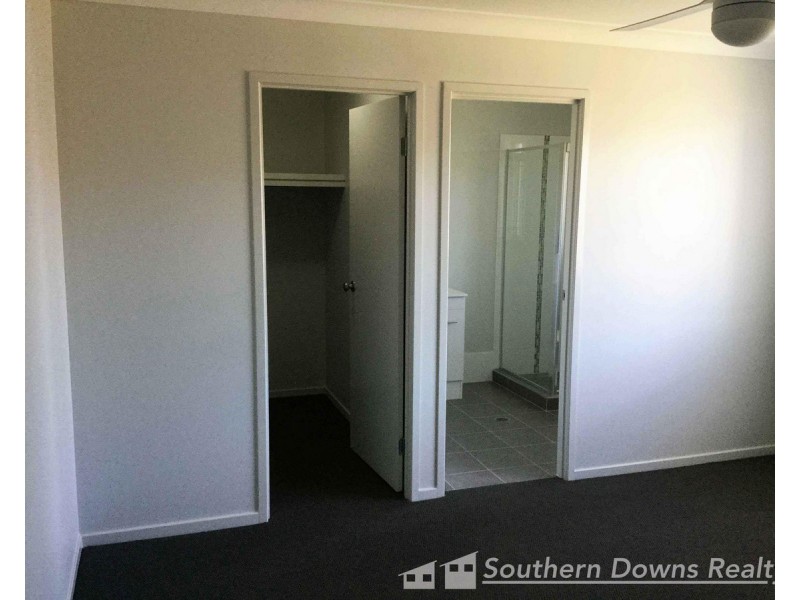 49 Maynes Street, Rosenthal Heights QLD 4370
