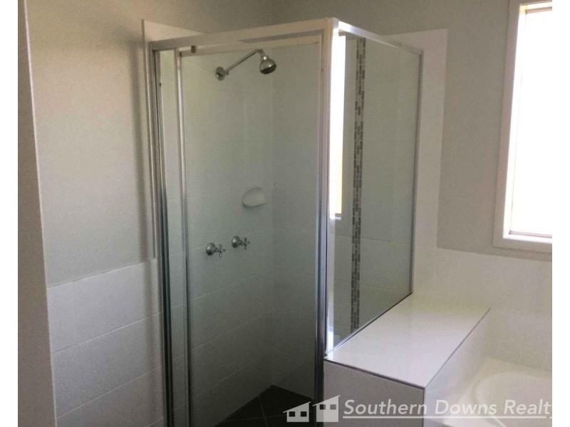 49 Maynes Street, Rosenthal Heights QLD 4370