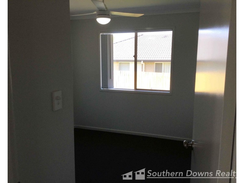 49 Maynes Street, Rosenthal Heights QLD 4370