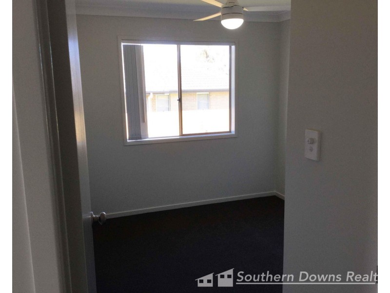 49 Maynes Street, Rosenthal Heights QLD 4370
