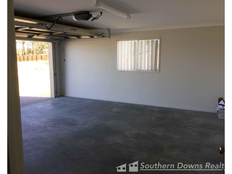 49 Maynes Street, Rosenthal Heights QLD 4370