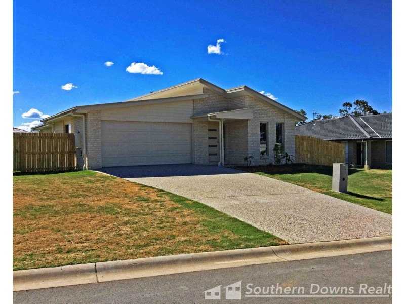 49 Maynes Street, Rosenthal Heights QLD 4370