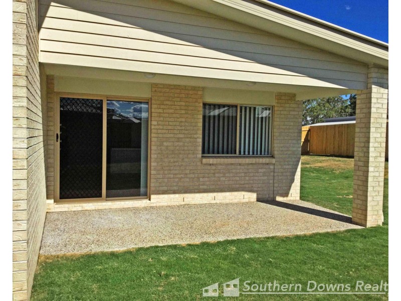 49 Maynes Street, Rosenthal Heights QLD 4370