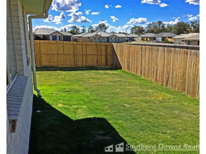 49 Maynes Street, Rosenthal Heights QLD 4370