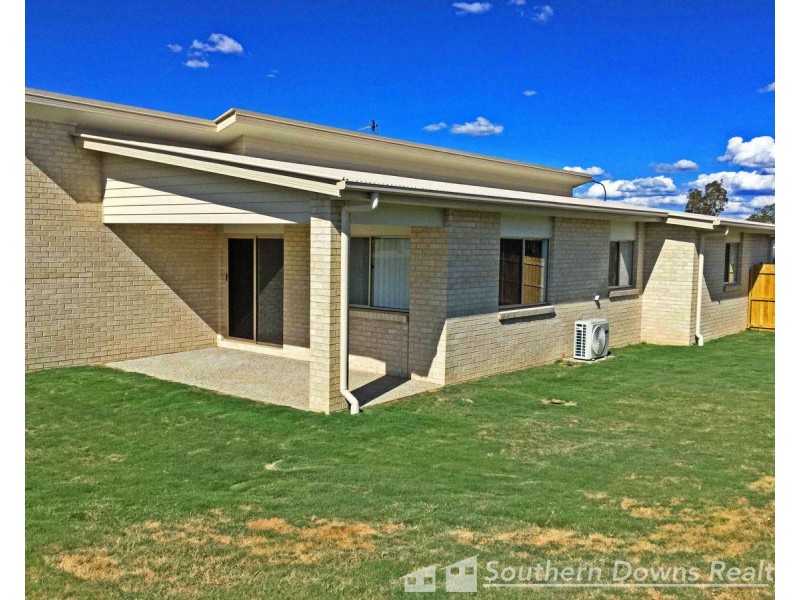 49 Maynes Street, Rosenthal Heights QLD 4370