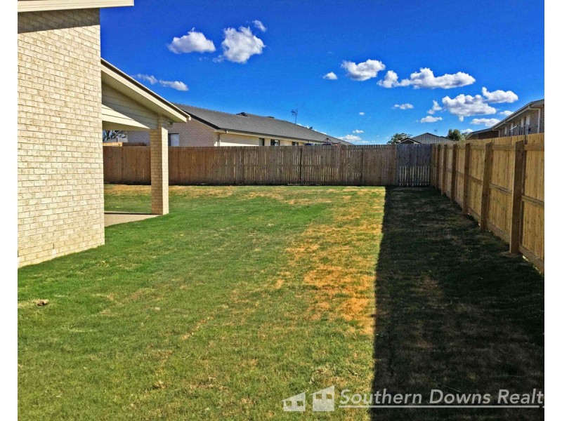 49 Maynes Street, Rosenthal Heights QLD 4370