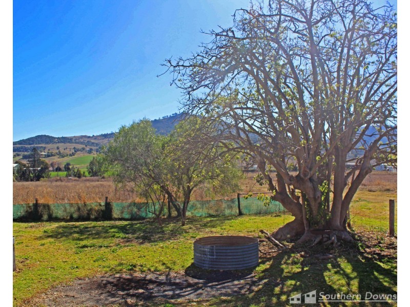 21 Azalea Street, Emu Vale QLD 4371