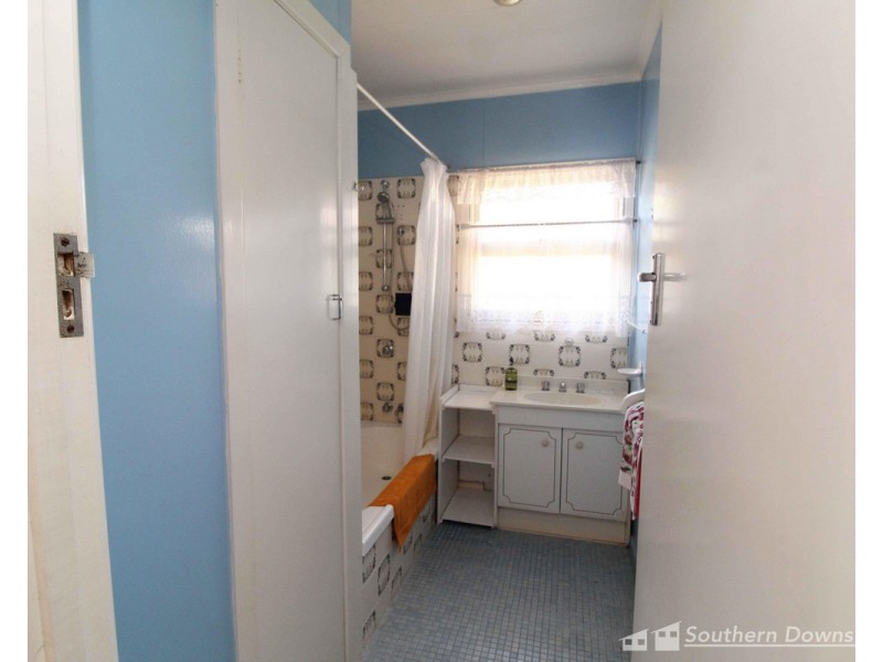 6 Batterham Street, Warwick QLD 4370