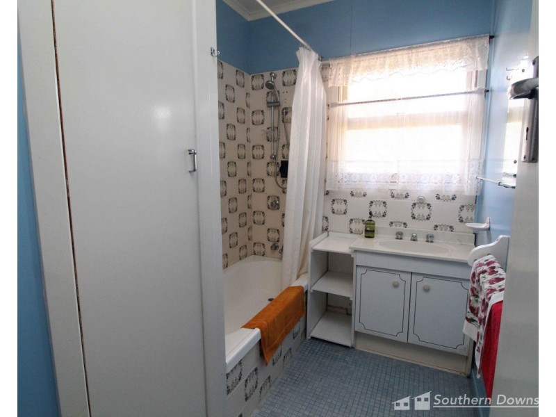 6 Batterham Street, Warwick QLD 4370