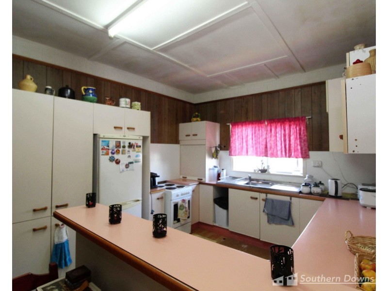 165 Wood Street, Warwick QLD 4370