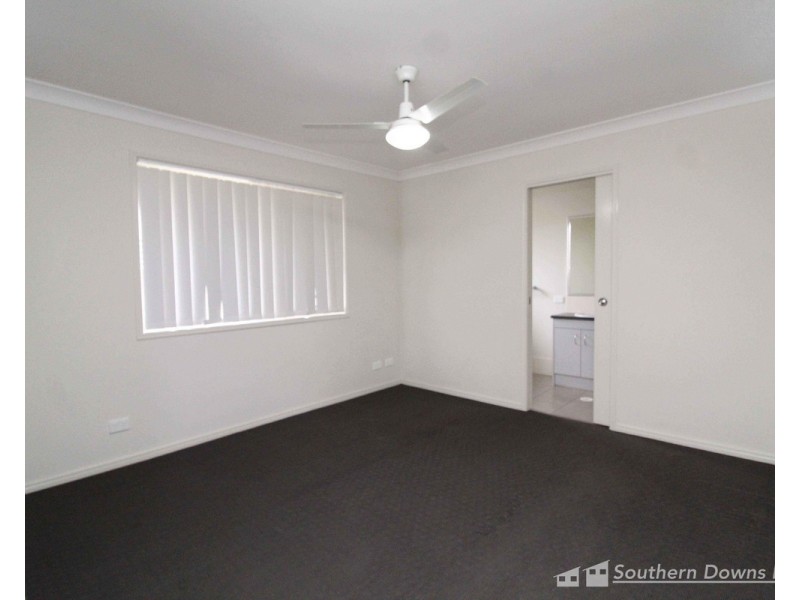 1/38 Capital Drive, Rosenthal Heights QLD 4370