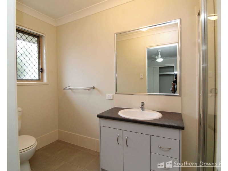 1/38 Capital Drive, Rosenthal Heights QLD 4370
