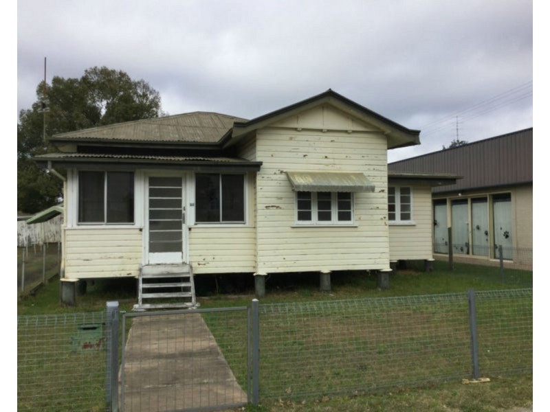 32 Wood Street, Warwick QLD 4370