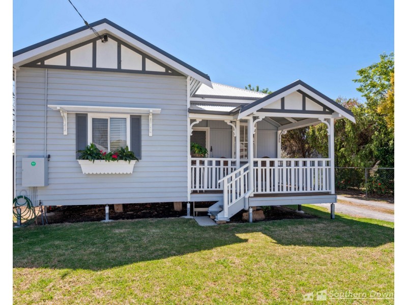 32 Warwick Street, Allora QLD 4362