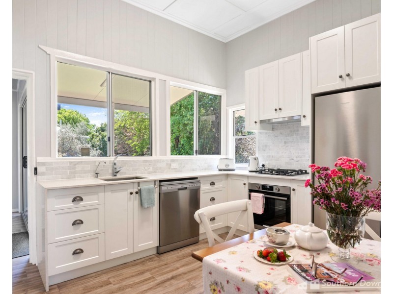 32 Warwick Street, Allora QLD 4362