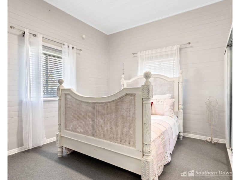 32 Warwick Street, Allora QLD 4362