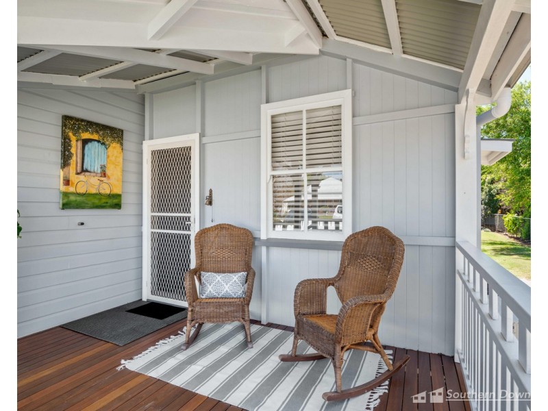 32 Warwick Street, Allora QLD 4362