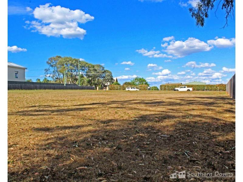 129 Dragon Street, Warwick QLD 4370
