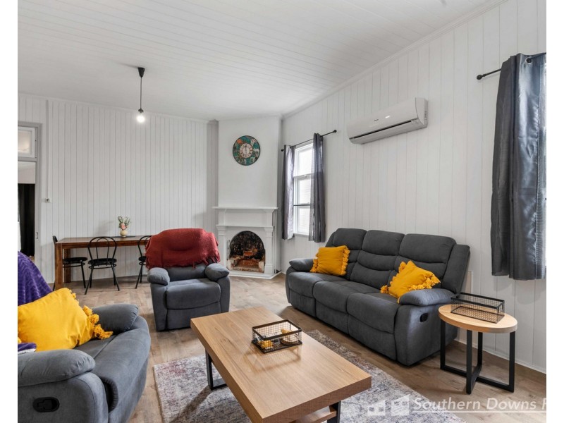 39 Wood Street, Warwick QLD 4370