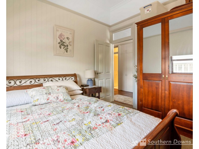 72 Guy Street, Warwick QLD 4370