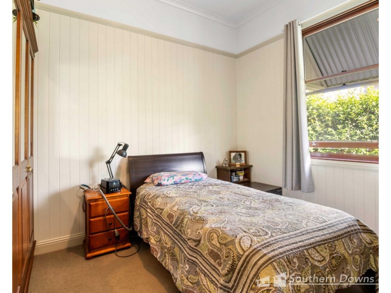 72 Guy Street, Warwick QLD 4370