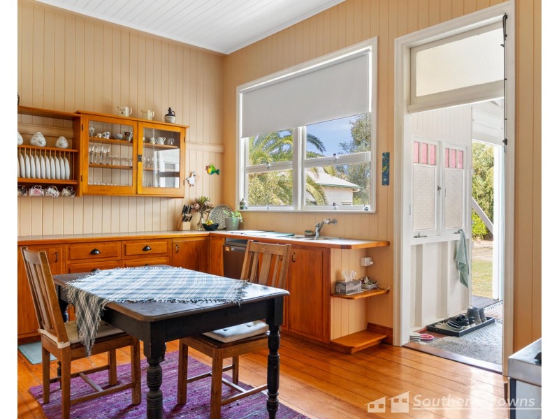 32 Pratten Street, Warwick QLD 4370