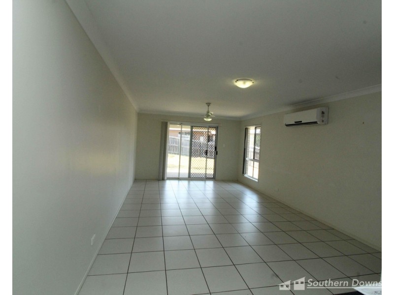 2/27 Horsman Road, Warwick QLD 4370