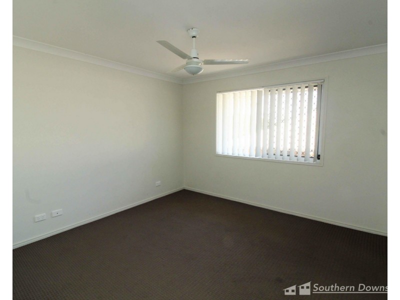 2/27 Horsman Road, Warwick QLD 4370