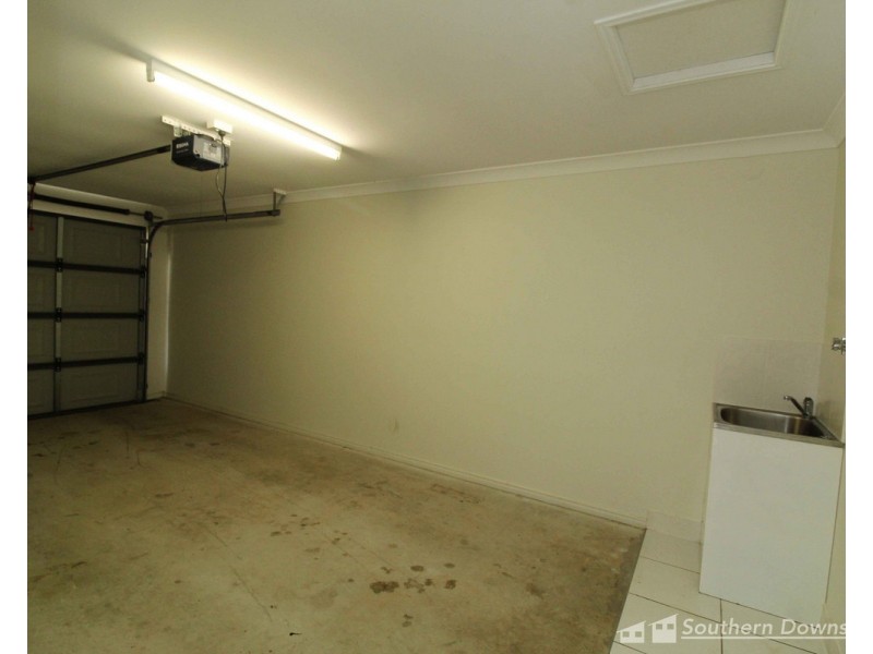 2/27 Horsman Road, Warwick QLD 4370