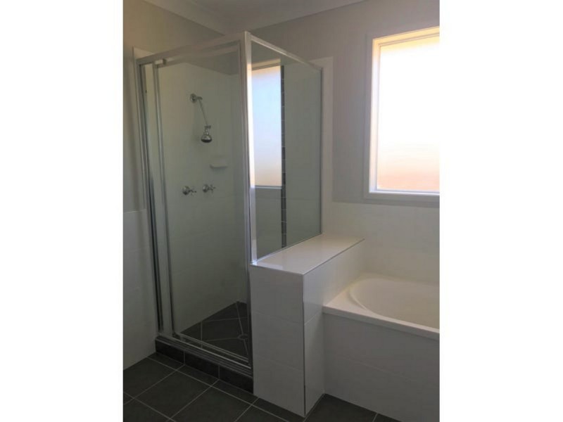 94 Maynes Street, Rosenthal Heights QLD 4370