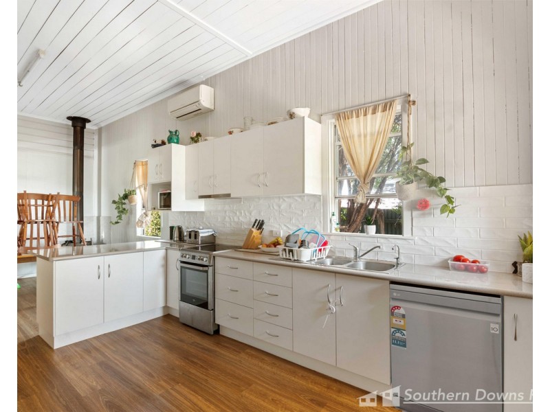 29 Wallace Street, Warwick QLD 4370