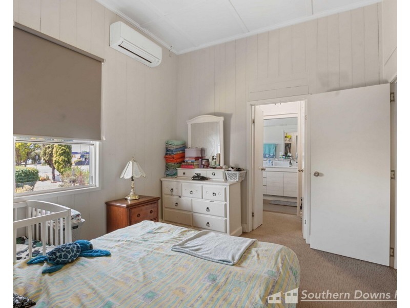 29 Wallace Street, Warwick QLD 4370