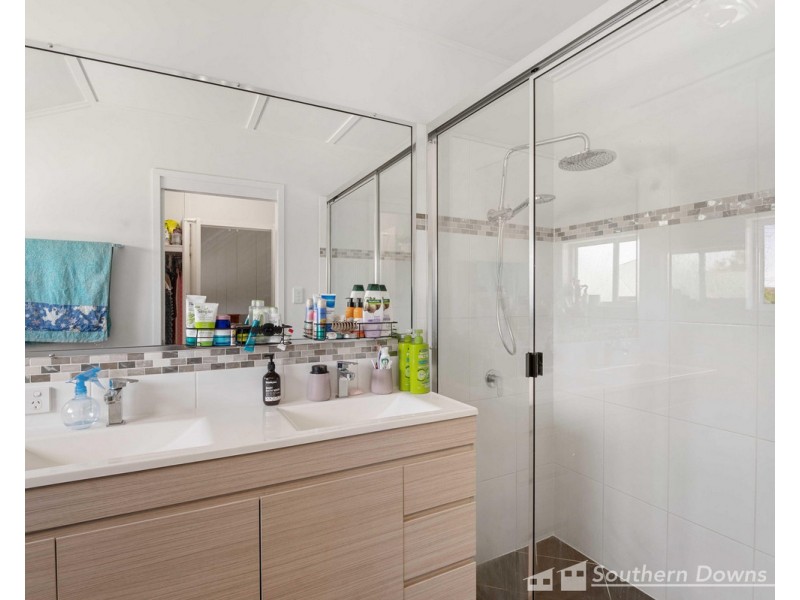 29 Wallace Street, Warwick QLD 4370