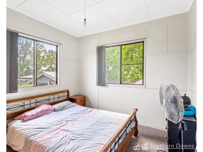 14 Gore Street, Warwick QLD 4370
