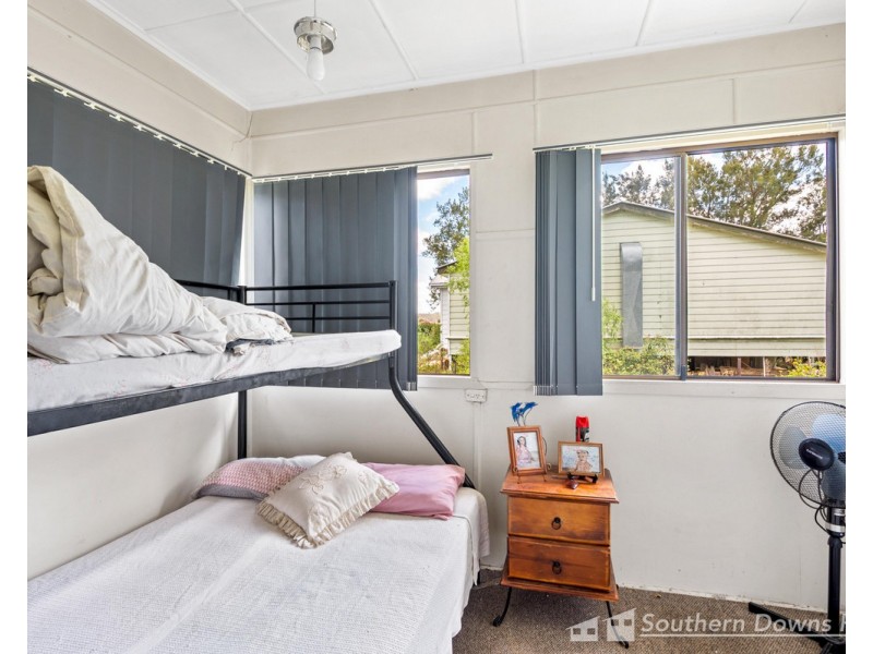 14 Gore Street, Warwick QLD 4370