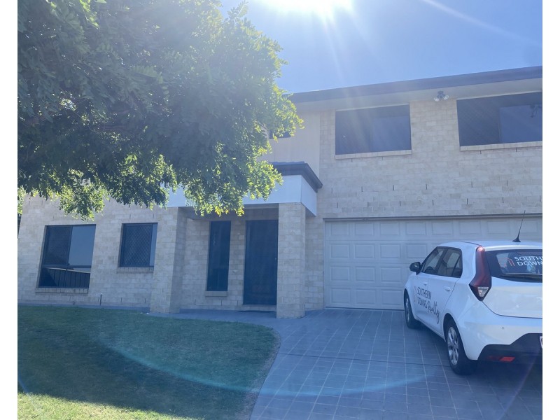 8 Hughes Place, Warwick QLD 4370