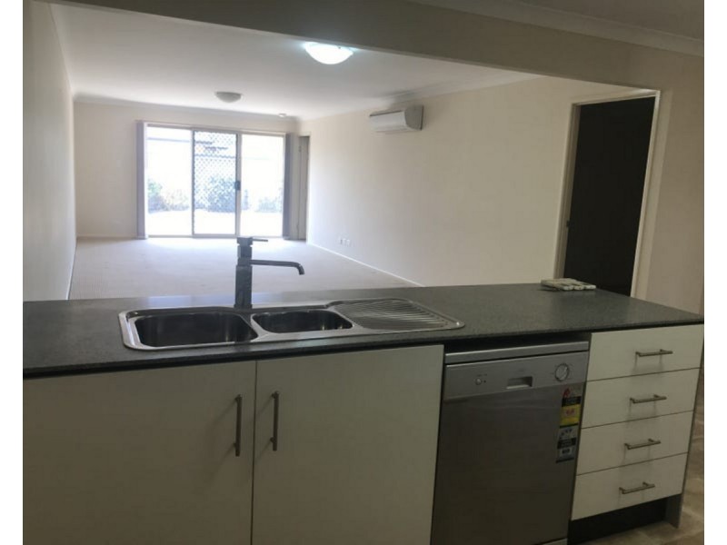 2/38 Law Road, Warwick QLD 4370