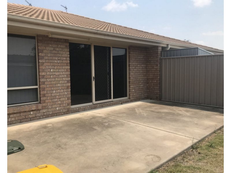 2/38 Law Road, Warwick QLD 4370