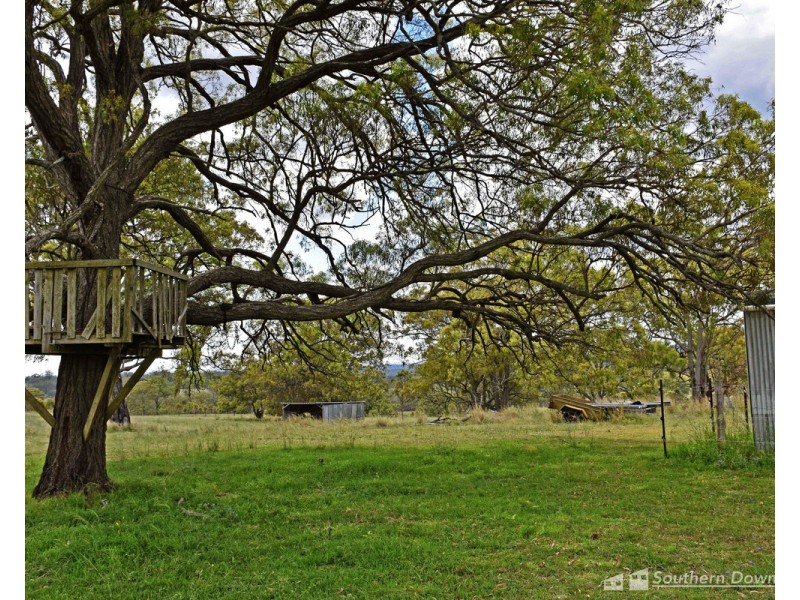 21614 New England Highway, Dalveen QLD 4374