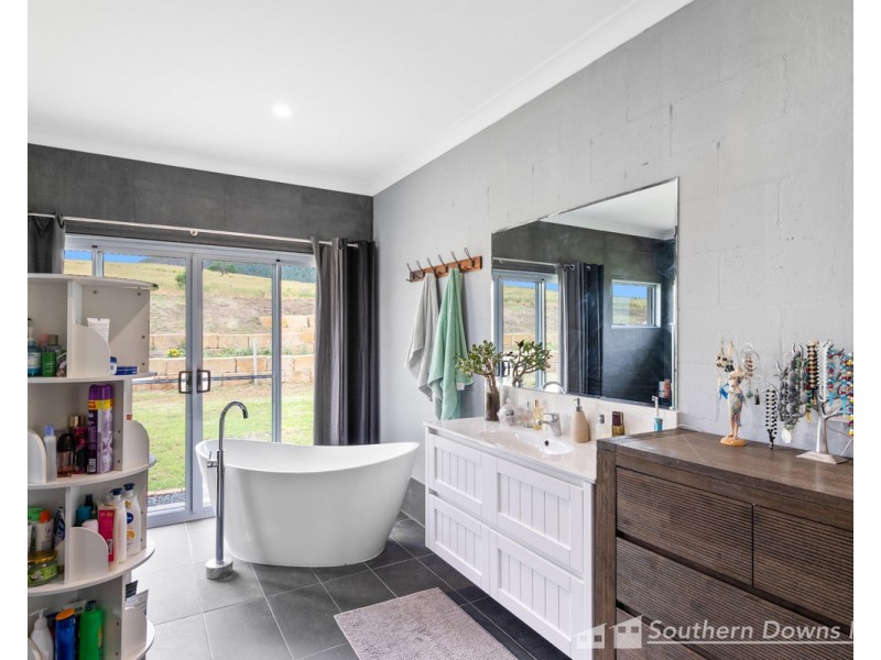 213 Mt Sturt Road, Yangan QLD 4371