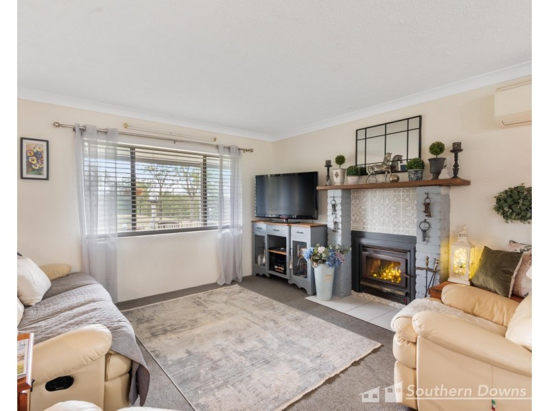 458 Blakes Road, Silverwood QLD 4370